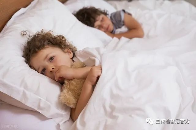 皇家迪智尼 I 哄睡、再三催促，孩子就是晚上就不愿意睡覺！?。?></div>
						<div   id=